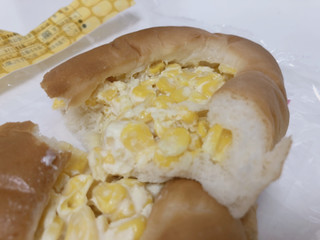 「ヤマザキ たっぷりコーンマヨネーズパン 袋1個」のクチコミ画像 by gggさん