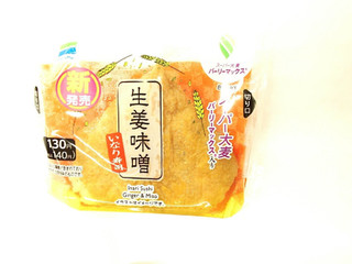 「ファミリーマート スーパー大麦 生姜味噌いなり寿司」のクチコミ画像 by いちごみるうさん