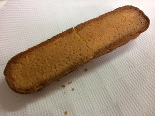「ファミリーマート 香ばしいクッキーのクリームサンド レーズン」のクチコミ画像 by SANAさん