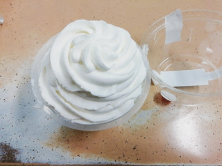「セブン-イレブン たっぷりバニラクリームのミルクプリンケーキ」のクチコミ画像 by ベルンカさん