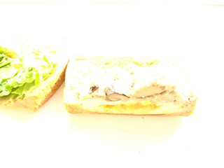 「Sandwich＆Co. 豚ひき肉と3種のきのこの濃厚クリーミーサンド」のクチコミ画像 by いちごみるうさん