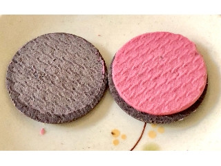 リッチストロベリービスケット