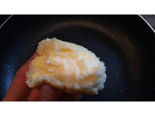 「八天堂 くりーむパン カスタード 袋1個」のクチコミ画像 by なんやかんやさん