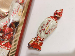 「モロゾフ りんごのチョコレート ホワイト 袋96g」のクチコミ画像 by さとうとこむぎこさん