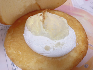 「ファミリーマート ダブルクリームサンド チーズクリーム＆ホイップ」のクチコミ画像 by gggさん
