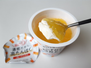 「明治 THE GREEK YOGURT フルーツミックス カップ100g」のクチコミ画像 by MAA しばらく不在さん