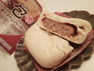 「ヤマザキ ふんわり包 チーズハンバーグ デミグラスソース 袋1個」のクチコミ画像 by MAA しばらく不在さん