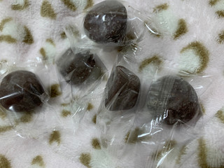 「トップバリュ ベストプライス ひとくちサイズのチョコアイス 袋10ml×15」のクチコミ画像 by SweetSilさん
