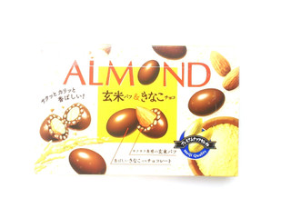 「明治 アーモンド 玄米パフ＆きなこチョコ 箱57g」のクチコミ画像 by いちごみるうさん