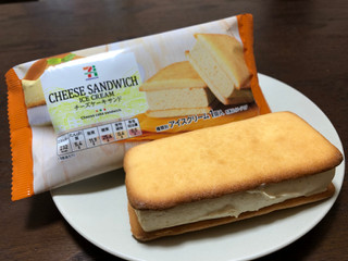 「セブンプレミアム チーズケーキサンド 袋1個」のクチコミ画像 by mignon さん