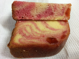 「ヤマザキ 日々カフェ 苺のマーブルケーキ 袋1個」のクチコミ画像 by SANAさん