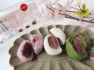 「セブン-イレブン 春の三色もち 桜もち・餡もち・草もち」のクチコミ画像 by MAA しばらく不在さん