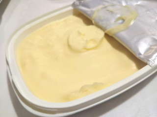 「雪印メグミルク バター仕立てのマーガリン 箱140g」のクチコミ画像 by レビュアーさん