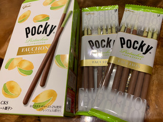 「グリコ ポッキー フォション ショコラ＆ピスタチオ 箱4袋」のクチコミ画像 by SweetSilさん