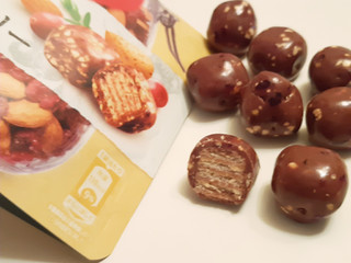 「ネスレ キットカット 毎日のナッツ＆クランベリー 袋36g」のクチコミ画像 by MAA しばらく不在さん