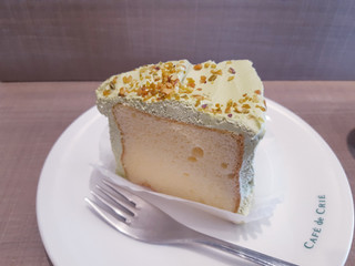 「カフェ・ド・クリエ ピスタチオのシフォンケーキ」のクチコミ画像 by MAA しばらく不在さん
