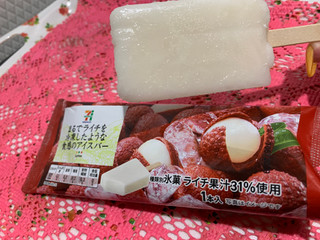 「セブンプレミアム まるでライチを冷凍したような食感のアイスバー 袋70ml」のクチコミ画像 by SweetSilさん