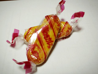 「亀田製菓 ハッピーターン コクのやみつきカレー味 袋85g」のクチコミ画像 by nag～ただいま留守にしております～さん