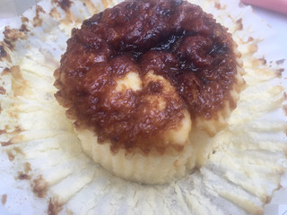 「ローソン Uchi Cafe’ SWEETS バスチー バスク風チーズケーキ 袋1個」のクチコミ画像 by レビュアーさん