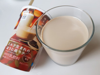 「ローソン Uchi Cafe’ SWEETS ミルク生まれのほうじ茶ラテ 200ml」のクチコミ画像 by MAA しばらく不在さん
