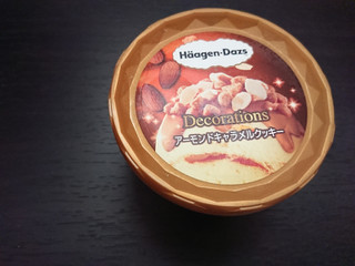 「ハーゲンダッツ デコレーションズ アーモンドキャラメルクッキー カップ88ml」のクチコミ画像 by ぺりちゃんさん