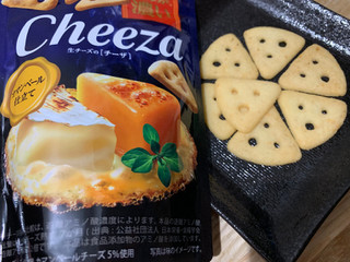 「江崎グリコ 生チーズのチーザ カマンベール仕立て 袋40g」のクチコミ画像 by SweetSilさん