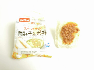 「フジパン スナックサンド 肉味噌ポテト」のクチコミ画像 by いちごみるうさん