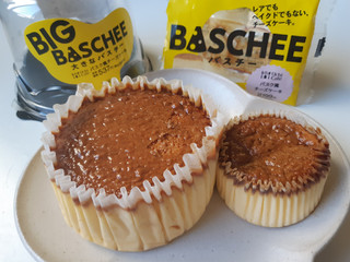 「ローソン Uchi Cafe’ SWEETS バスチー バスク風チーズケーキ 袋1個」のクチコミ画像 by MAA しばらく不在さん