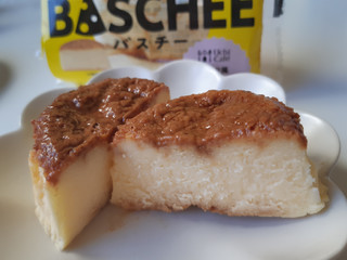 「ローソン Uchi Cafe’ SWEETS バスチー バスク風チーズケーキ 袋1個」のクチコミ画像 by MAA しばらく不在さん