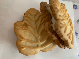 「キタノ商事 メープルリーフクリームクッキー 袋3個」のクチコミ画像 by SweetSilさん