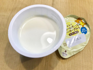 「毎日牛乳 まるでクリームチーズのようなヨーグルト レモン風味 カップ90g」のクチコミ画像 by やにゃさん