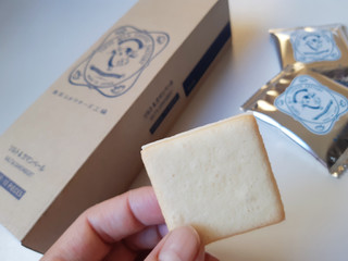 「東京ミルクチーズ工場 ソルト＆カマンベールクッキー 箱10枚」のクチコミ画像 by MAA しばらく不在さん