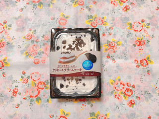 「モンテール 小さな洋菓子店 たっぷりクリームのクッキー＆クリームケーキ パック1個」のクチコミ画像 by あやちーのさん