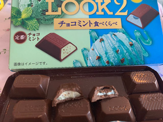 「不二家 ルック2 チョコミント食べくらべ 箱12粒」のクチコミ画像 by SweetSilさん