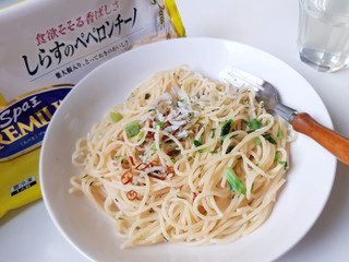 「日清食品冷凍 スパ王プレミアム しらすのペペロンチーノ 袋256g」のクチコミ画像 by MAA しばらく不在さん