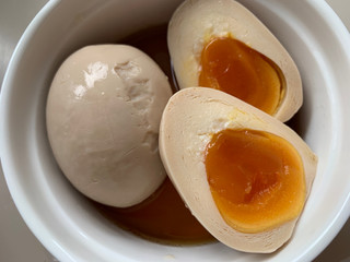 「イセデリカ セブンプレミアム とろっと卵黄の半熟煮たまご 袋2個」のクチコミ画像 by SweetSilさん