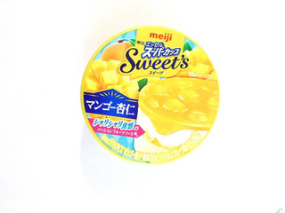 「明治 エッセル スーパーカップ Sweet’s マンゴー杏仁 カップ172ml」のクチコミ画像 by いちごみるうさん