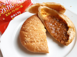 「ヤマザキ ベイクドトマトカレーパン 袋1個」のクチコミ画像 by MAA しばらく不在さん