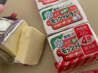 「雪印メグミルク モッツァレラ入りベビーチーズ 4個」のクチコミ画像 by SweetSilさん