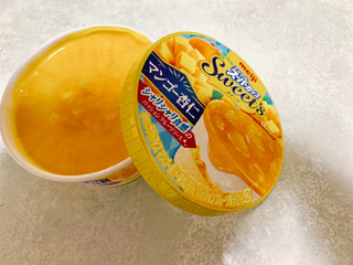 「明治 エッセル スーパーカップ Sweet’s マンゴー杏仁 カップ172ml」のクチコミ画像 by ももかあさんさん