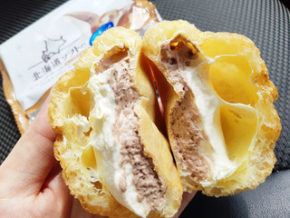 「モンテール 小さな洋菓子店 北海道ソフトのシュークリーム チョコ＆ミルク 袋1個」のクチコミ画像 by MAA しばらく不在さん
