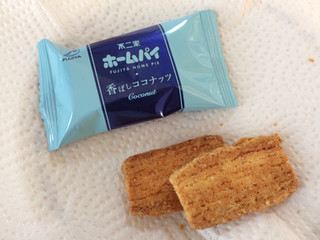 「不二家 ホームパイ 香ばしココナッツ 袋2枚×10」のクチコミ画像 by SANAさん