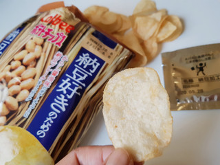 「カルビー ポテトチップス 納豆好きのための納豆味 袋57g」のクチコミ画像 by MAA しばらく不在さん
