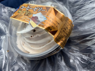 「モンテール 小さな洋菓子店 コーヒーゼリーonプリン カップ1個」のクチコミ画像 by おばけさんだぞさん