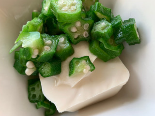 「オシキリ食品 絹 豆腐 パック300g」のクチコミ画像 by SweetSilさん