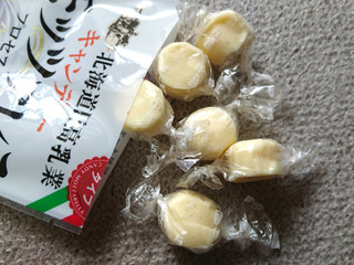 「北海道日高乳業 キャンディー モッツァレラ プロセスチーズ 袋6個」のクチコミ画像 by レビュアーさん