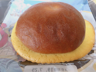 「ヤマザキ ルフィの麦わら帽子パン カスタードクリーム入り 袋1個」のクチコミ画像 by gggさん