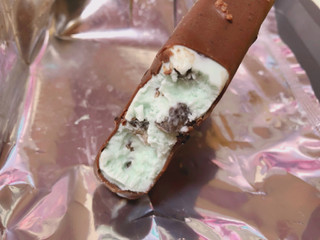 「セリア・ロイル ブラックサンダー チョコミントアイス 袋90ml」のクチコミ画像 by gggさん