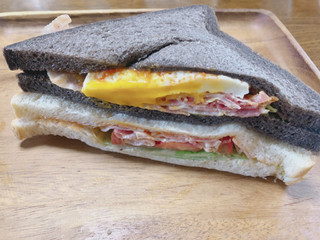 「スターバックス BLT＆BLTエッグサンドイッチ」のクチコミ画像 by gggさん