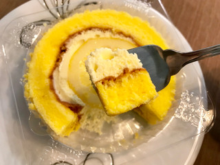 「ローソン 輪切りレモンロールケーキ」のクチコミ画像 by やにゃさん